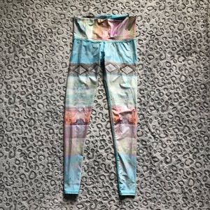 Teeki Leggings - Size Small